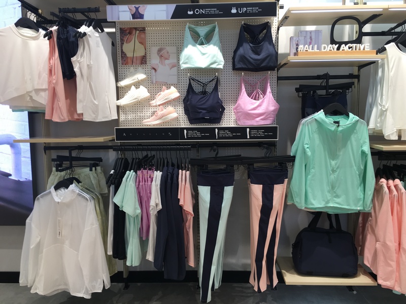 走进安踏首家AntapluS门店,国内运动品牌老大如何“自我升级”?