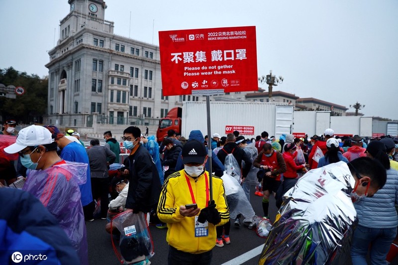 1099天后，我們帶著希望一起完成了北京馬拉松 
