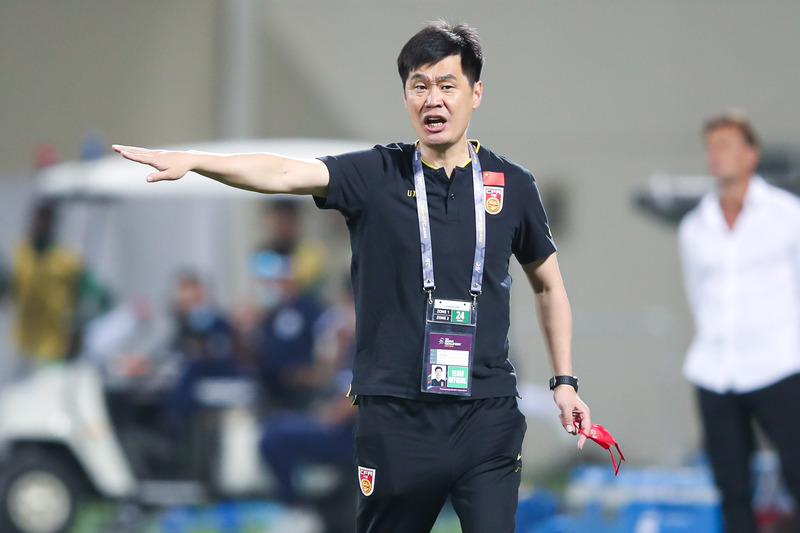 李霄鹏指挥.jpg