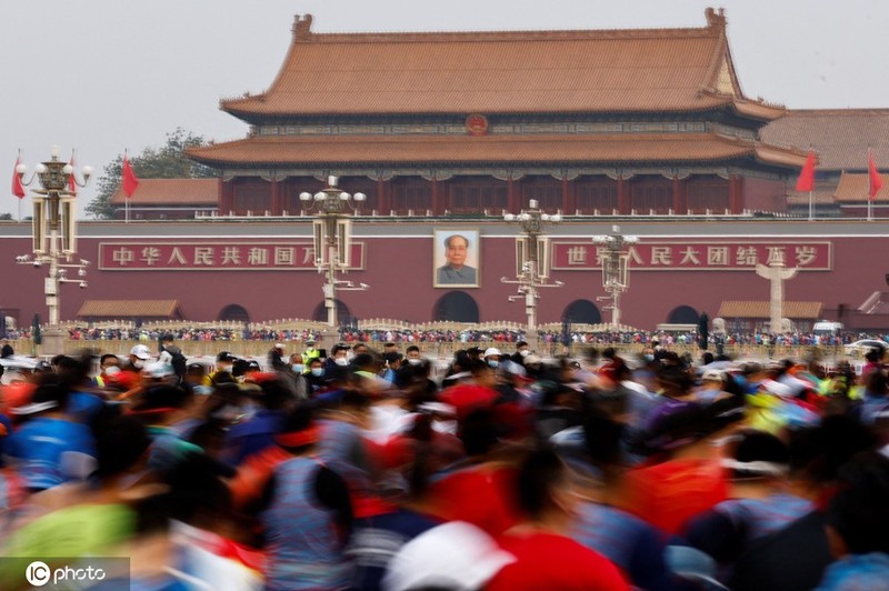 1099天后，我們帶著希望一起完成了北京馬拉松 